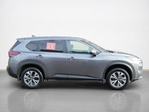 Certified 2022 Nissan Rogue SV image 2