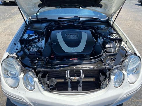 Used 2008 Mercedes-Benz E 350 4MATIC Sedan image 19