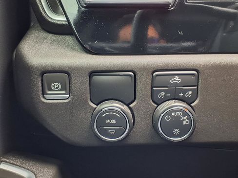 Used 2023 Chevrolet Silverado 1500 LT RWD image 11
