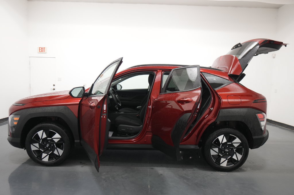 Used 2024 Hyundai Kona SEL AWD/4WD image 23