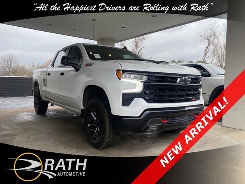Used 2023 Chevrolet Silverado 1500 LT Trail Boss w/ Convenience Package II image 4