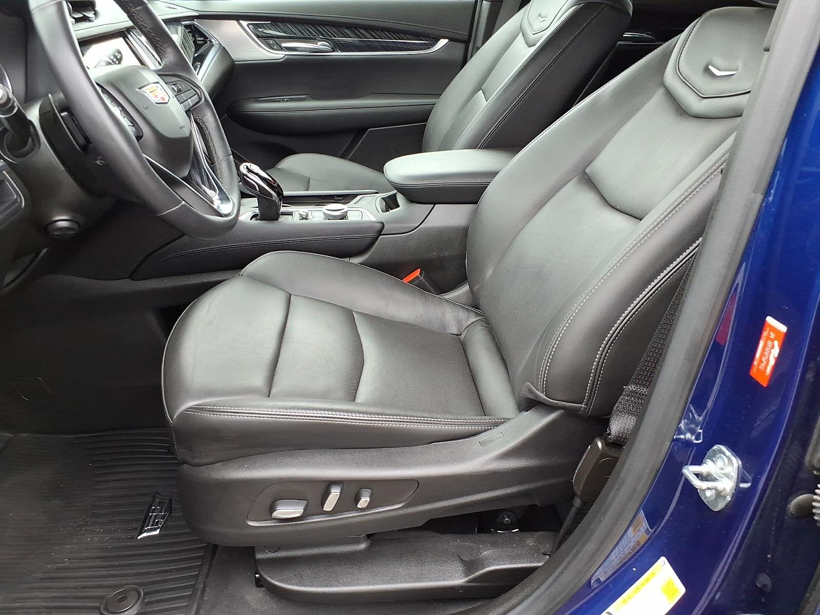 Used 2024 Cadillac XT6 Premium Luxury AWD/4WD image 16
