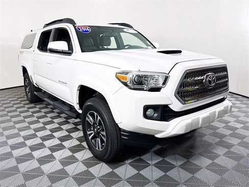 Certified 2016 Toyota Tacoma TRD Sport image 1