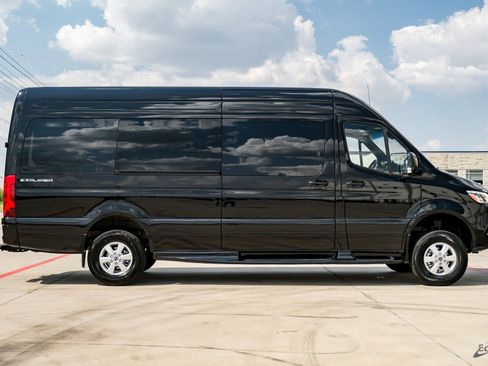 Used 2025 Mercedes-Benz Sprinter 2500 image 15