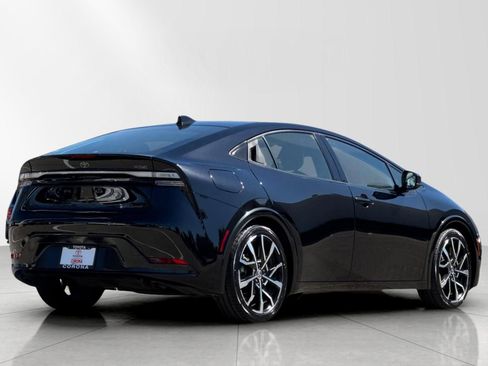 Used 2023 Toyota Prius Prime Premium image 3