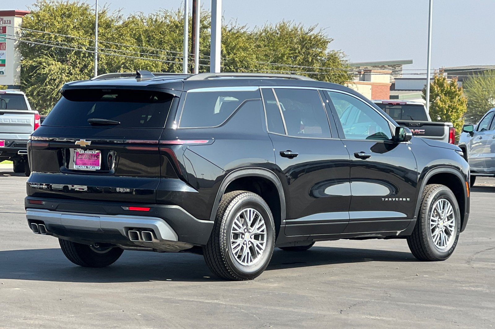 Used 2026 Chevrolet Traverse LT w/ Driver Confidence Package FWD image 4
