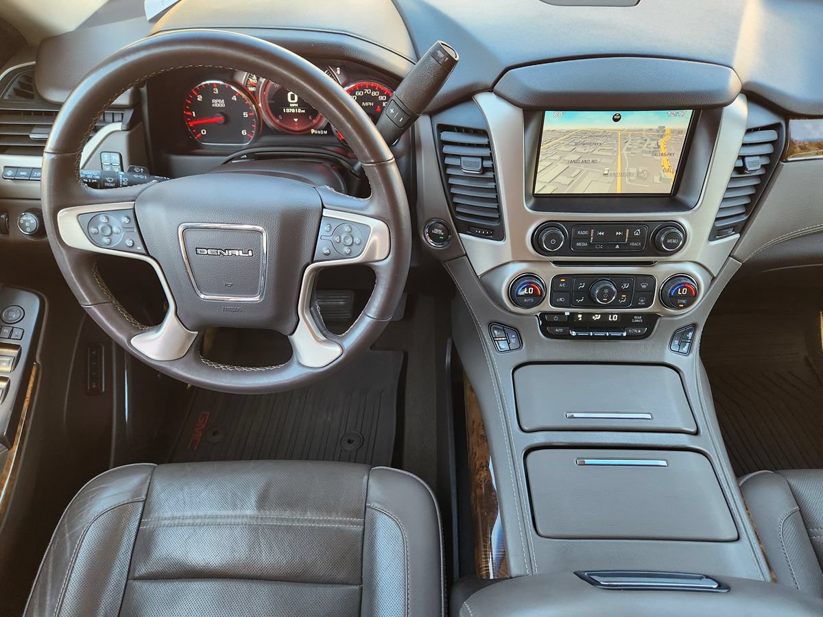 Used 2015 GMC Yukon Denali w/ Premium Package AWD/4WD image 46