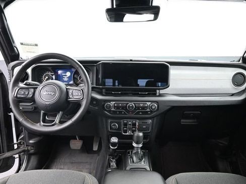 Used 2024 Jeep Gladiator Sport AWD/4WD image 23