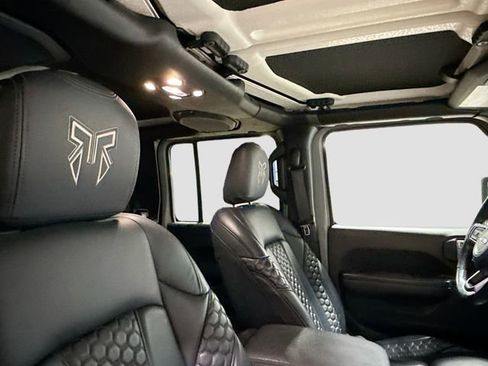 Used 2021 Jeep Gladiator Sport image 30