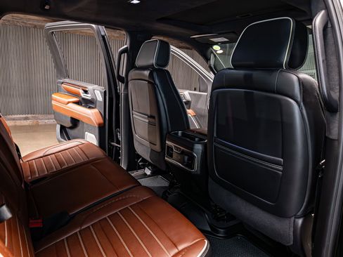 Used 2024 GMC Sierra 3500 Denali Ultimate image 28