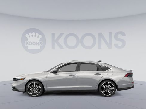 Used 2024 Honda Accord Sport image 4