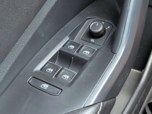 Used 2022 Volkswagen Jetta SE FWD image 24