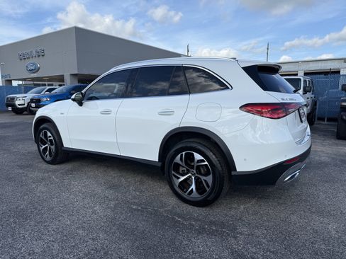 Used 2025 Mercedes-Benz GLC 350e 4MATIC image 5
