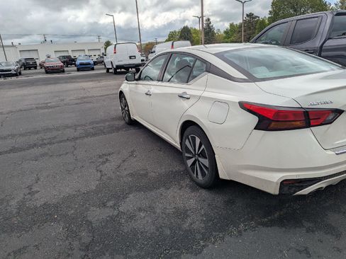 Used 2021 Nissan Altima 2.5 SV w/ SV Premium Package AWD/4WD image 5