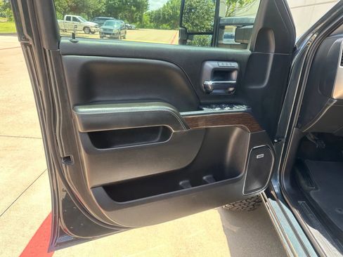 Used 2018 GMC Sierra 3500 Denali w/ Duramax Plus Package image 16