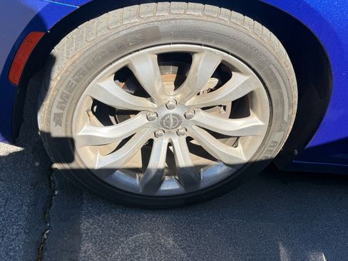 Used 2019 Chrysler 300 Touring L w/ Quick Order Package 22F image 6