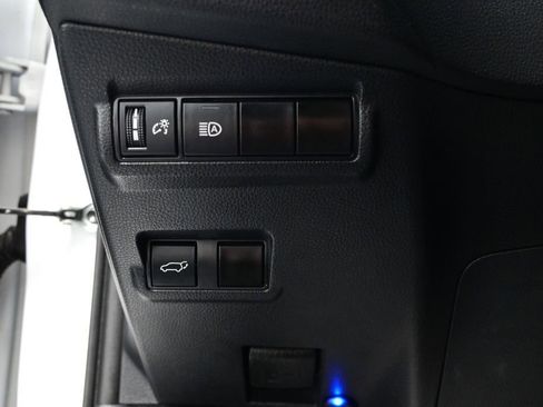 Used 2023 Toyota Corolla Cross XLE w/ Convenience Package FWD image 16