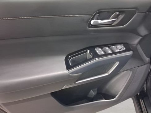 Used 2025 Nissan Pathfinder SL w/ Cargo Package FWD image 28