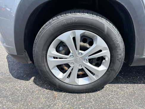 Used 2024 Chevrolet Trax LS w/ Driver Confidence Package FWD image 10