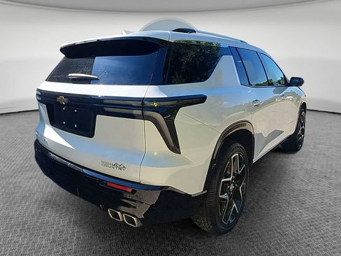 Certified 2025 Chevrolet Traverse High Country w/ LPO, Floor Liner Package AWD/4WD image 4