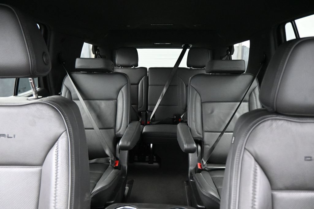 Used 2025 GMC Yukon Denali AWD/4WD image 26