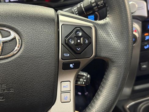 Used 2020 Toyota 4Runner Limited AWD/4WD image 18