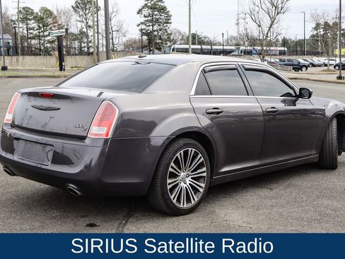 Used 2014 Chrysler 300 S image 8