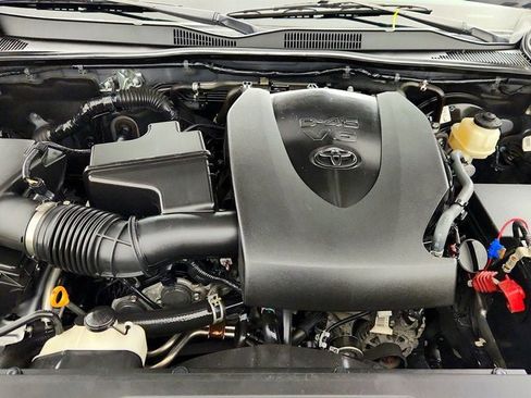 Used 2018 Toyota Tacoma SR5 image 26