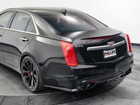 Used 2017 Cadillac CTS V w/ Luxury Package image 10