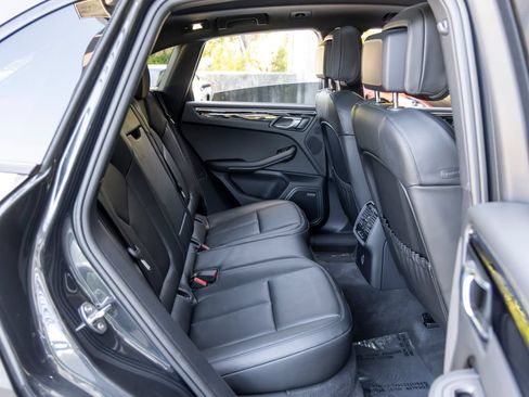Certified 2026 Porsche Macan AWD/4WD image 58