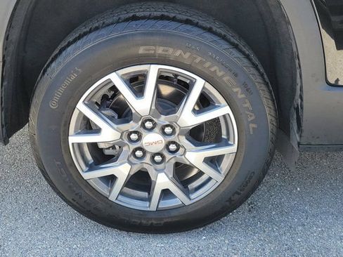 Used 2023 GMC Acadia SLT FWD image 5