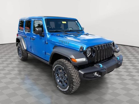 Used 2023 Jeep Wrangler Unlimited w/ Sun & Screen Package AWD/4WD image 3