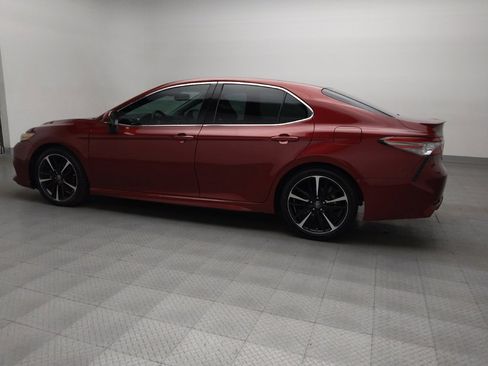 Used 2018 Toyota Camry XSE image 3