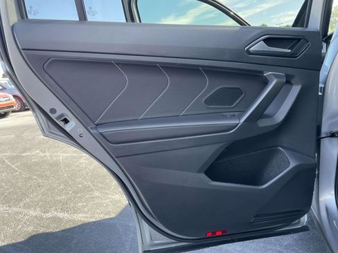 Used 2024 Volkswagen Tiguan SE R-Line image 11