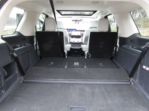 Used 2025 Ford Expedition Platinum w/ Platinum Ultimate Package image 42