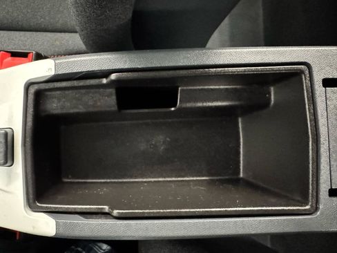 Used 2020 Chevrolet Bolt LT FWD image 28