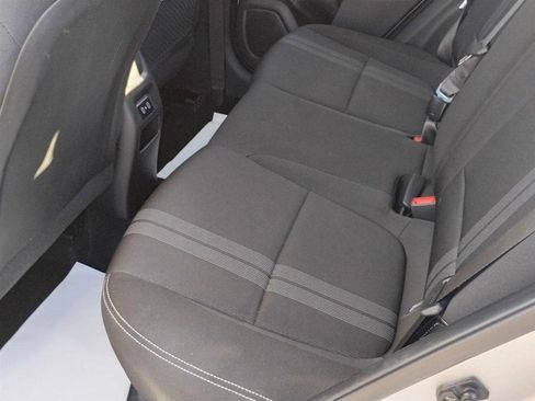 Used 2025 Hyundai Venue SEL FWD image 12