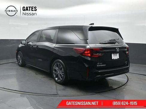 Used 2025 Honda Odyssey Touring image 8