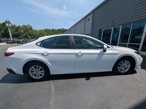 Used 2025 Toyota Camry LE FWD image 6