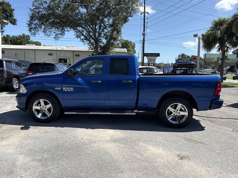 Used 2018 RAM 1500 Express RWD image 2