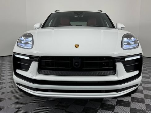 Certified 2026 Porsche Macan AWD/4WD image 6