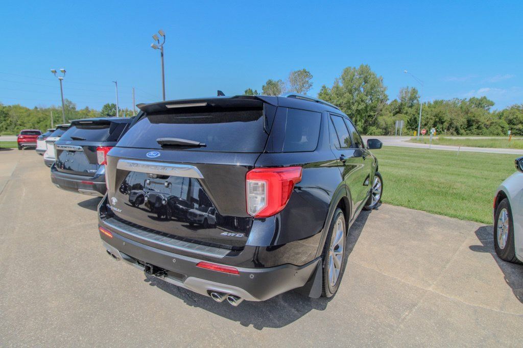 Used 2021 Ford Explorer Platinum w/ Equipment Group 601A AWD/4WD image 3