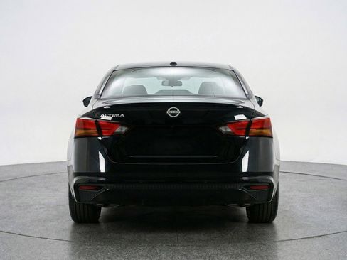 Used 2025 Nissan Altima 2.5 SV FWD image 7
