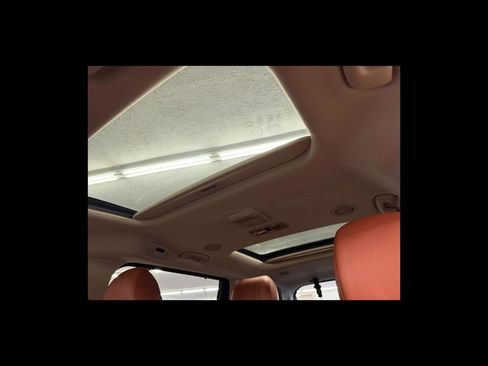 Used 2022 Kia Carnival SX Prestige FWD image 28