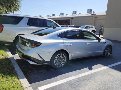 Used 2025 Hyundai Sonata Limited FWD image 8