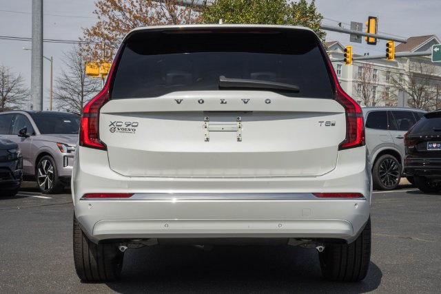 New 2026 Volvo XC90 T8 Plus w/ Protection Package Premier AWD/4WD image 6