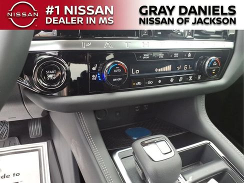 New 2026 Nissan Pathfinder Platinum w/ Accent Package FWD image 27