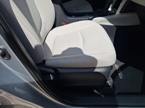 Used 2024 Toyota Corolla Cross L FWD image 32