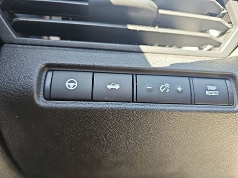 Used 2024 Nissan Altima 2.5 SV w/ SV Premium Package AWD/4WD image 22