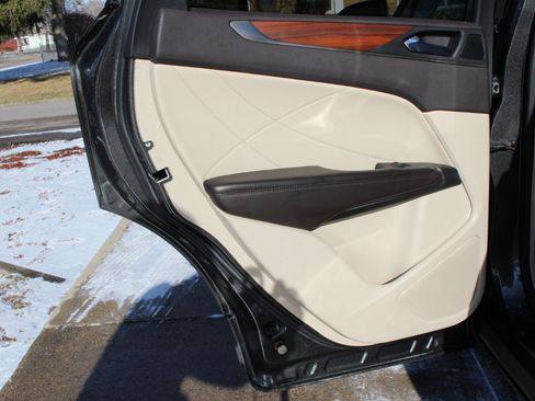 Used 2017 Lincoln MKC Select w/ Select Plus Package image 30